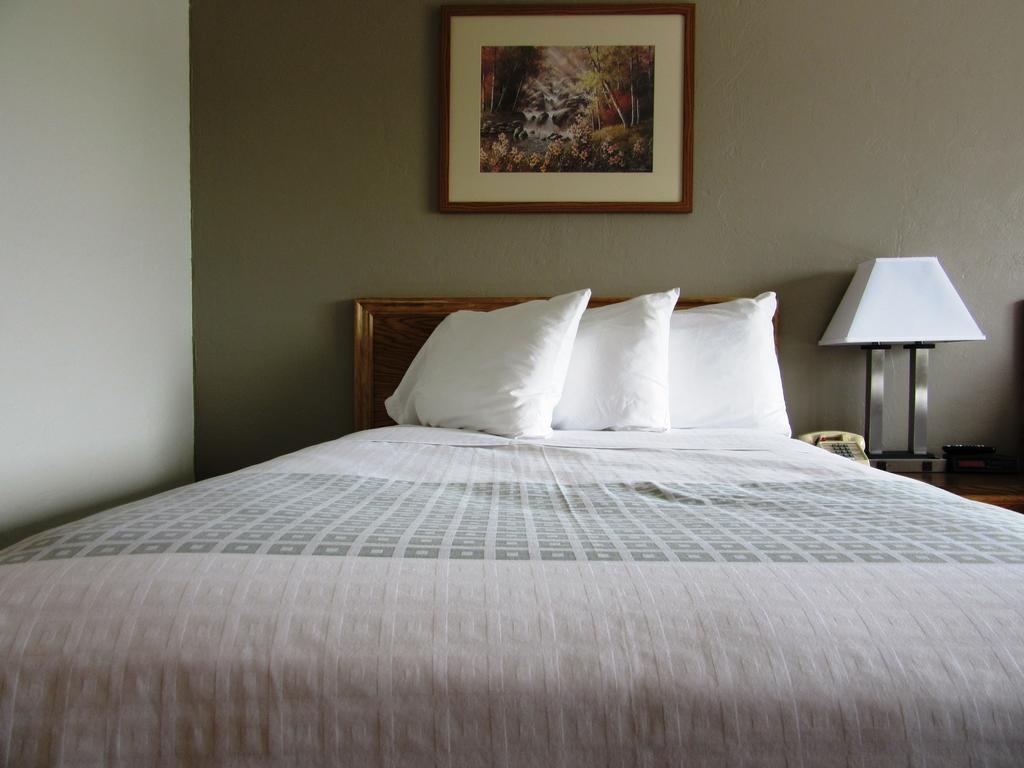 White Buffalo Hotel West Yellowstone Exterior photo