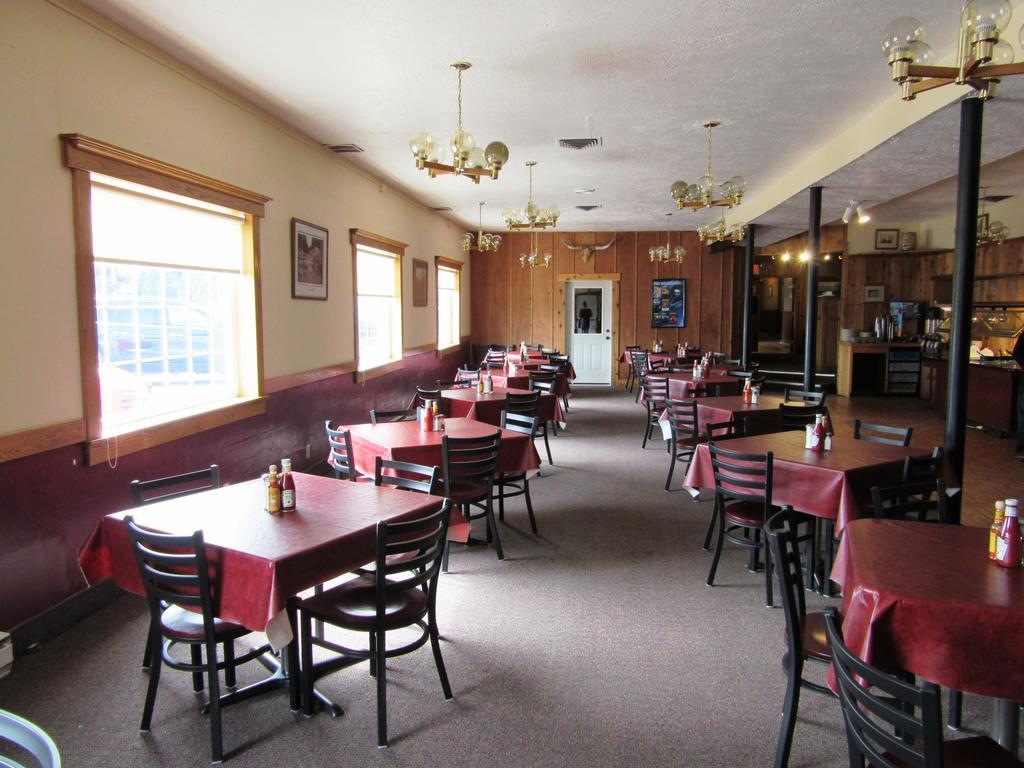 White Buffalo Hotel West Yellowstone Exterior photo