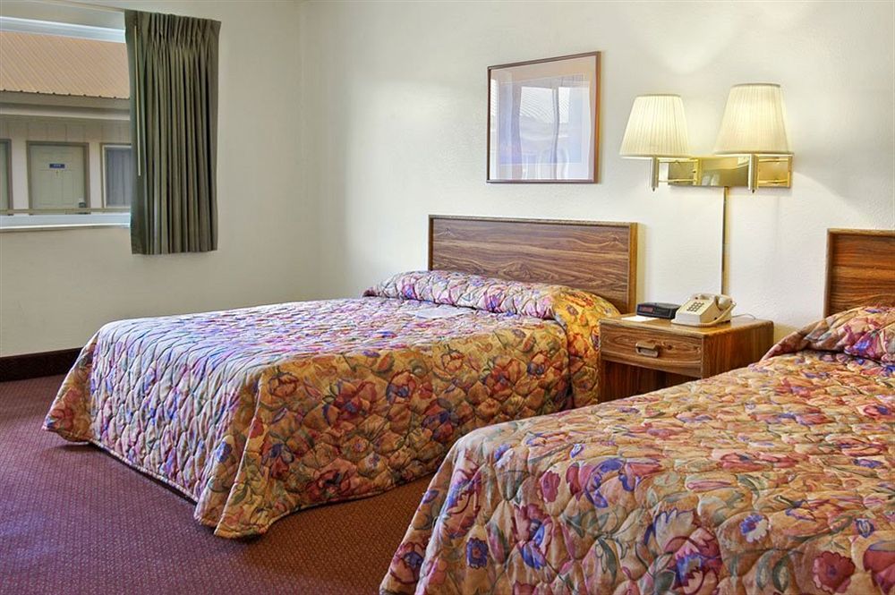 White Buffalo Hotel West Yellowstone Exterior photo